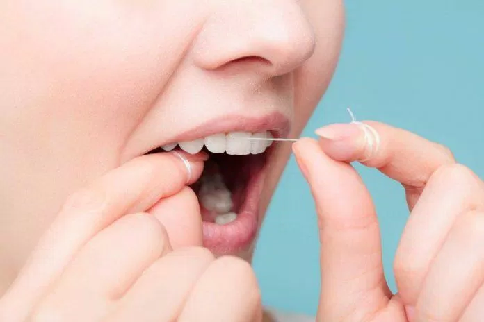 Chỉ nha khoa là phương pháp nhẹ nhàng giúp tránh tổn thương răng và nướu (Ảnh: Internet).