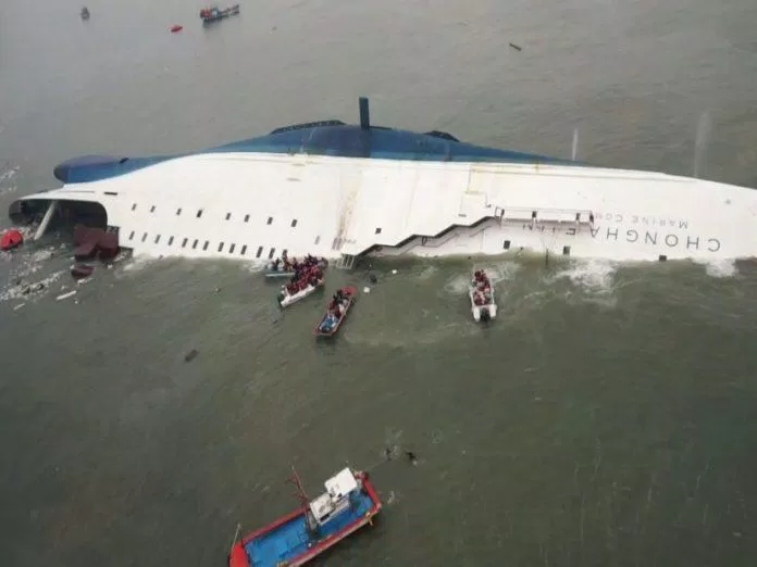 Vụ chìm phà Sewol xảy ra năm 2014 (Ảnh: Internet)