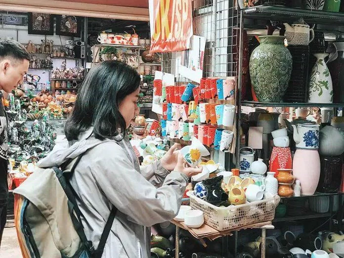 Chợ Gốm Bát Tràng (Ảnh: Internet)
