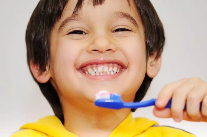 Đánh răng giúp ngừa sâu răng, nhưng chỉ thế thôi liệu đã đủ? (Ảnh: Internet).