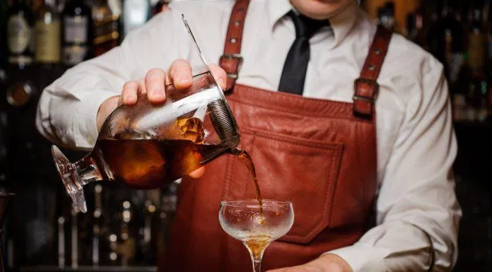 Sự khác nhau giữa Bartender và Barista. (Nguồn: Internet)
