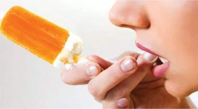 Đồ ăn quá lạnh sẽ làm răng bạn ê buốt, nhất là răng mới trám (Ảnh: Internet). Đồ ăn quá lạnh sẽ làm răng bạn ê buốt, nhất là răng mới trám (Ảnh: Internet).