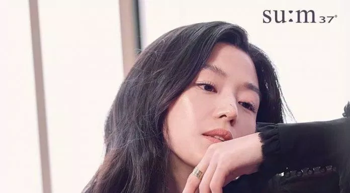 Diễn viên, người mẫu Jun Ji Hyun trở thành gương mặt đại diên toàn cầu cho Su:m37 năm 2020 (Nguồn: Internet)