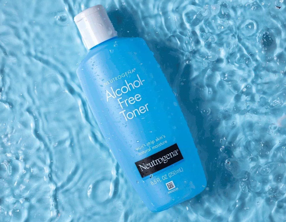 Nước hoa hồng không cồn Neutrogena Alcohol Free Toner (ảnh: internet)