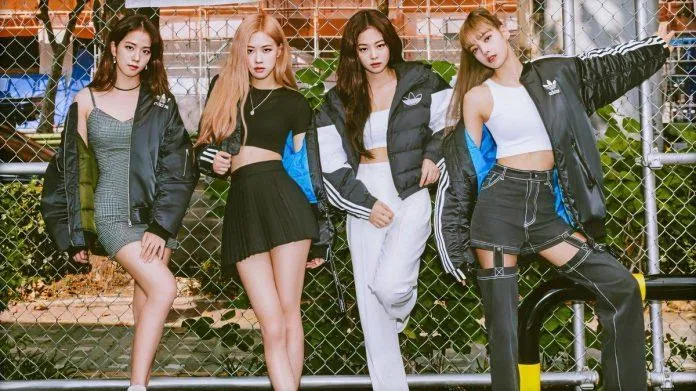 Hình nền BLACKPINK quảng cáo cho Adidas (Ảnh: Internet)