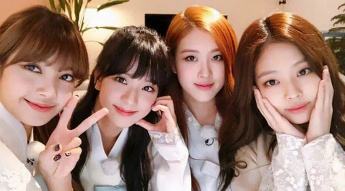 Hình nền BLACKPINK mặc Hanbok (Ảnh: Internet)