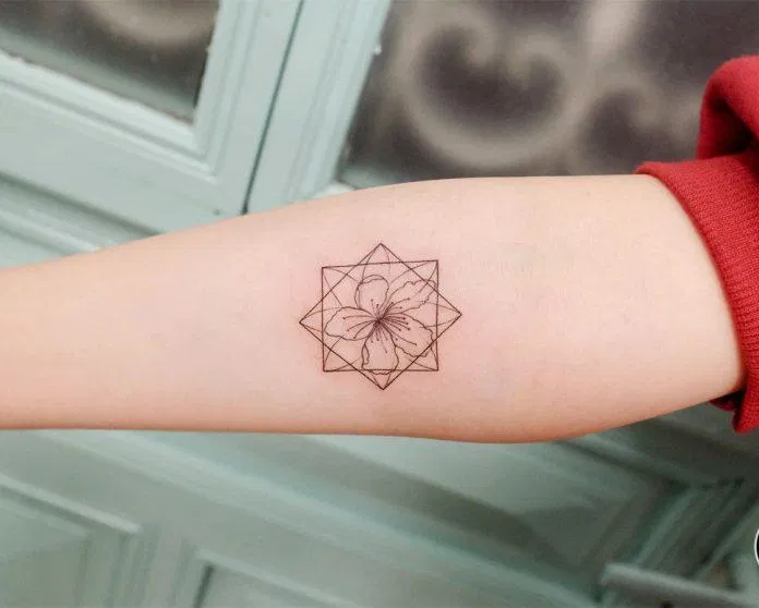 Hình xăm đẹp chủ đề hoa (Ảnh: Nguyễn Thị Hải Hà) Hình xăm đẹp chủ đề hoa (Ảnh: Nguyễn Thị Hải Hà)