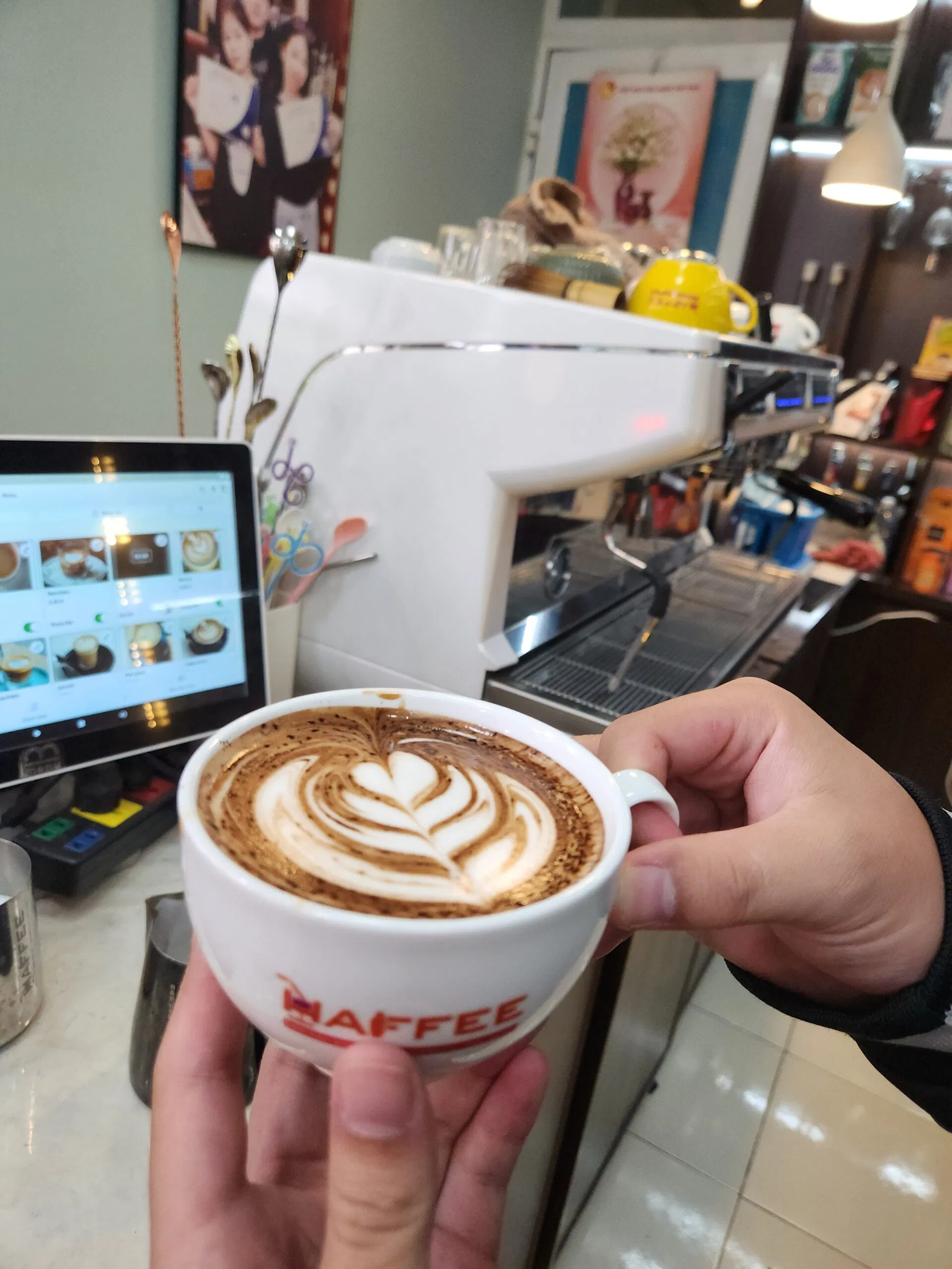 Linh hồn của quán nước không thể thiếu một ly cafe ngon và đẹp mắt.