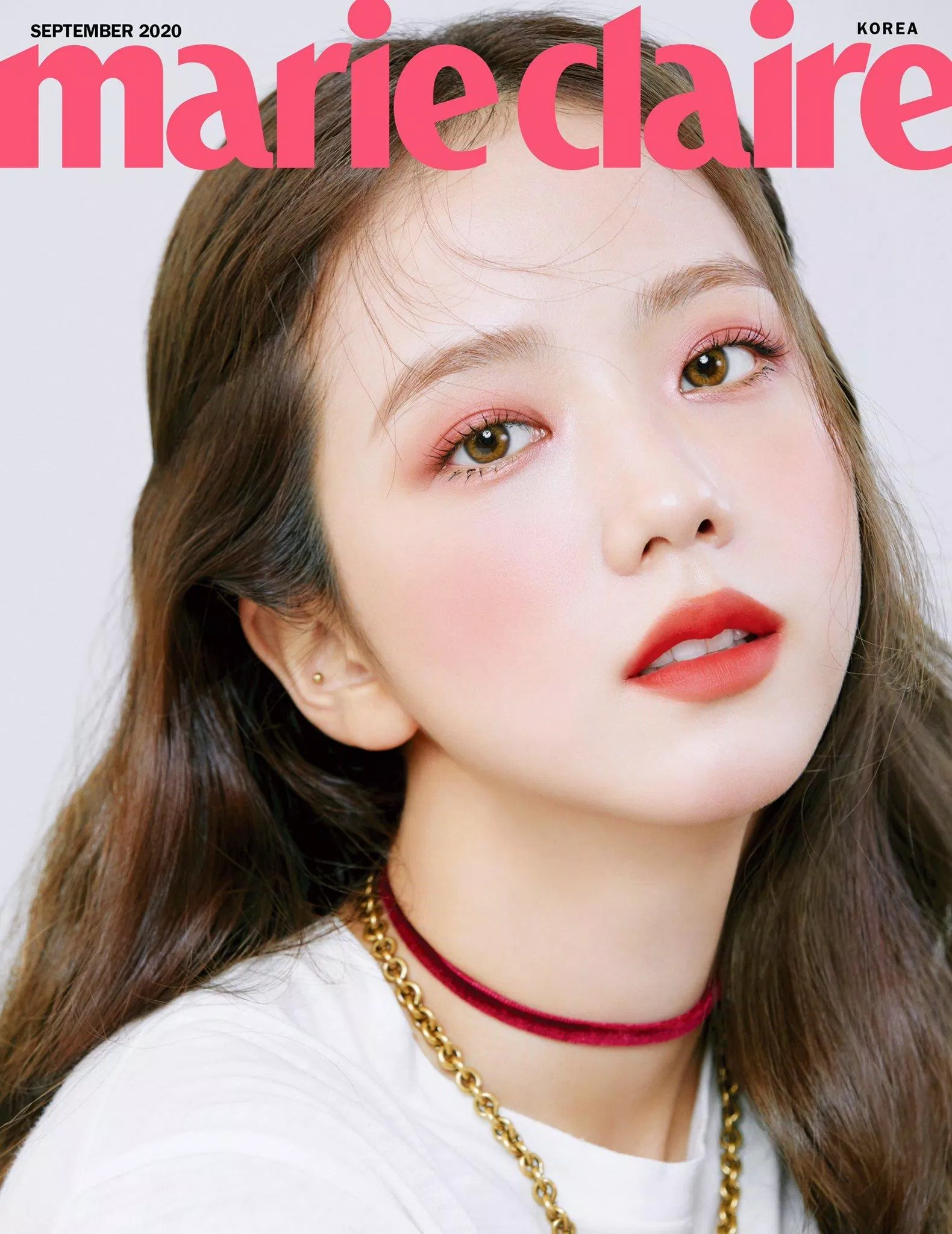 Jisoo cùng Dior Makeup số kim cửu tháng 9 trên Marie Claire (Nguồn: Internet). Jisoo cùng Dior Makeup số kim cửu tháng 9 trên Marie Claire (Nguồn: Internet).