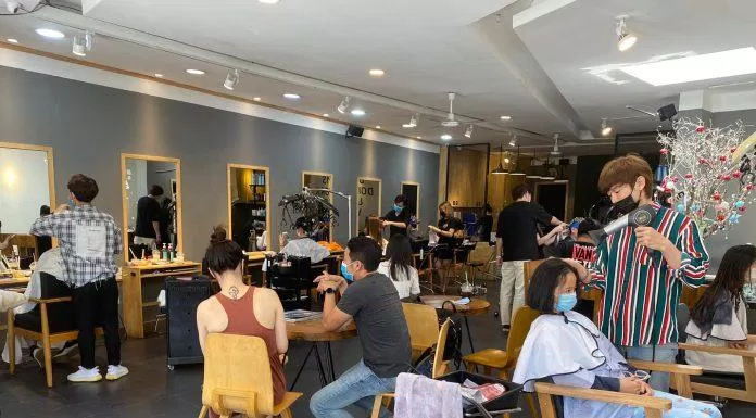 Không gian tại JOJO Korean Hair Salon rộng rãi, mát mẻ. Thiết bị làm tóc nhập khẩu từ Hàn Quốc. (Nguồn: JOJO Hair Salon)