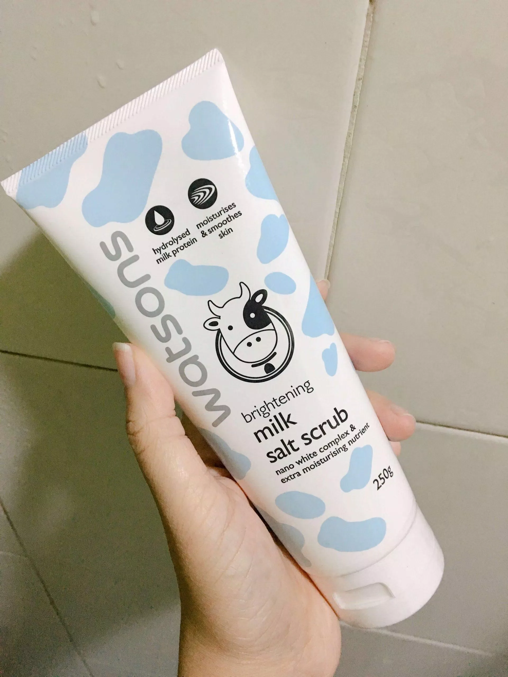 Sau khi sử dụng Muối Tắm Tẩy Tế Bào Chết Làm Sáng Da Watsons cần tránh tiếp xúc trực tiếp với ánh nắng mặt trời (Nguồn: Internet)