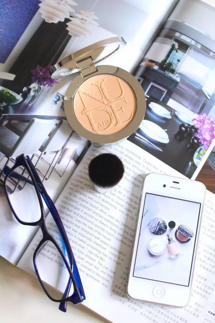 Dior Skin Nude Air là dòng phấn phủ compact đầu tiên của thương hiệu Dior (Nguồn: Internet). Dior Skin Nude Air là dòng phấn phủ compact đầu tiên của thương hiệu Dior (Nguồn: Internet).