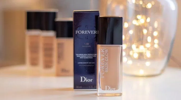 Dior Forever Skin Glow là một trong những sản phẩm kem nền được phái đẹp tin yêu nhất (Nguồn: Internet).