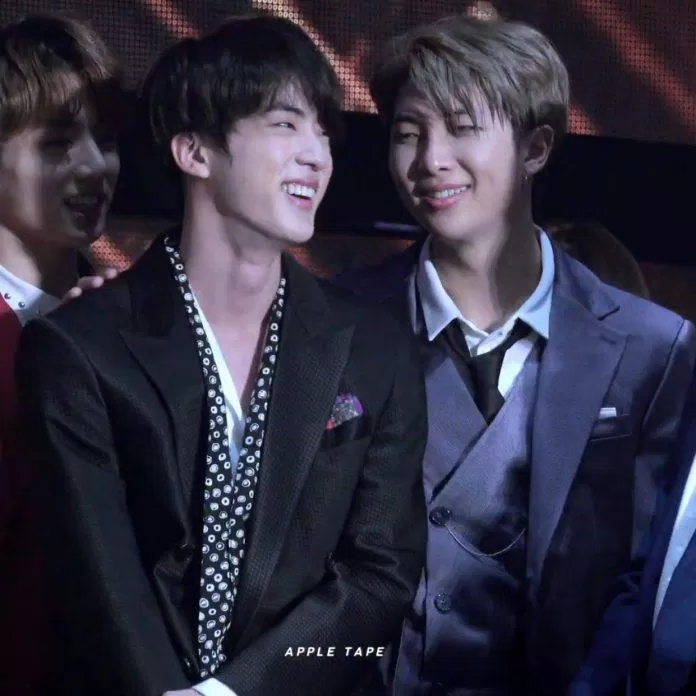 Top 5 couple yêu thích của Army trong Bangtan ngọt ngào đến sún răng người hâm mộ! ARMY BTS Couple yêu thích trong Bangtan ngọt ngào người hâm mộ top 5