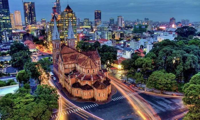 Vẻ đẹp kêu sa của Nhà thờ Đức Bà về đêm (Nguồn: Internet)