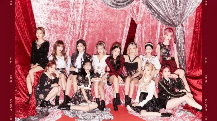 Ca khúc comeback được cho là sản phẩm âm nhạc cuối cùng trong sự nghiệp của IZ*ONE đạt thứ hạng "lẹt đẹt" so với các album trước. (Nguồn: Internet) Ca khúc comeback được cho là sản phẩm âm nhạc cuối cùng trong sự nghiệp của IZ*ONE đạt thứ hạng "lẹt đẹt" so với các album trước. (Nguồn: Internet)