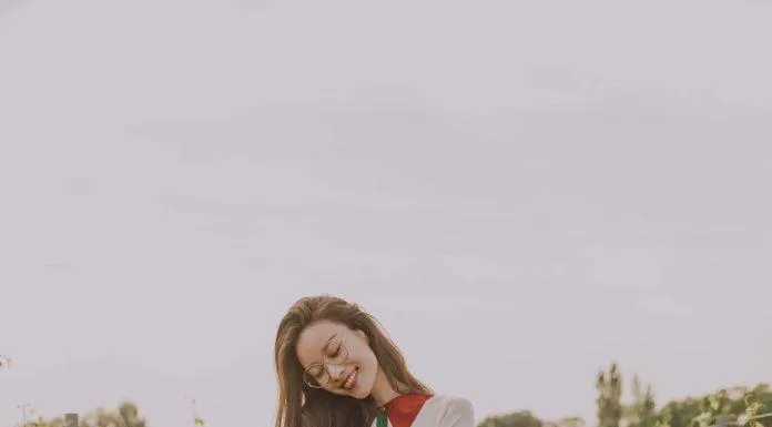Ngọt ngao với combo váy áo nhưng vẫn sang chảnh ngút ngàn (Nguồn: Internet)