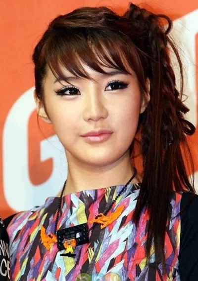 Park Bom đã thể hiện sự quan tâm đến việc hợp tác với BTS (Ảnh: Internet)