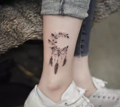 Mỗi hình xăm đều chứa đựng những câu chuyện ( ảnh Internet ) Mỗi hình xăm đều chứa đựng những câu chuyện ( ảnh Internet )