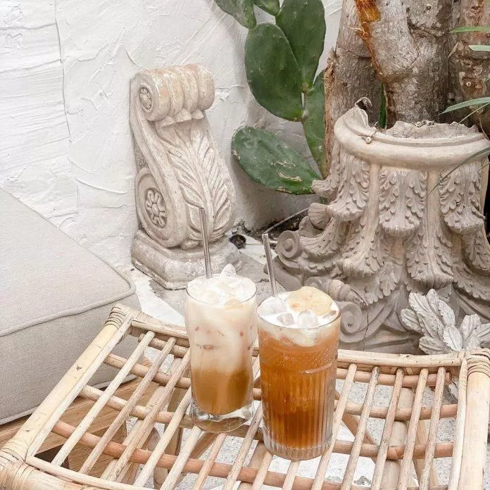 Hãy mau đến thưởng thức đồ uống tại quán nhé (