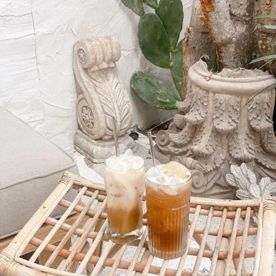 Hãy mau đến thưởng thức đồ uống tại quán nhé (