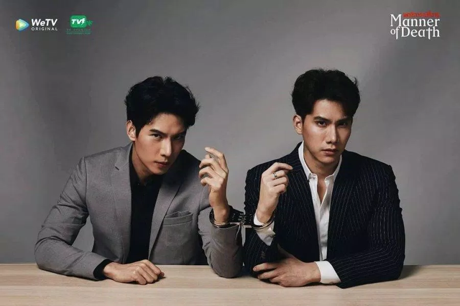 Phim đam mỹ Thái lần này không dùng bút vở nữa mà dùng còng tay với súng nha. (Ảnh: Internet)