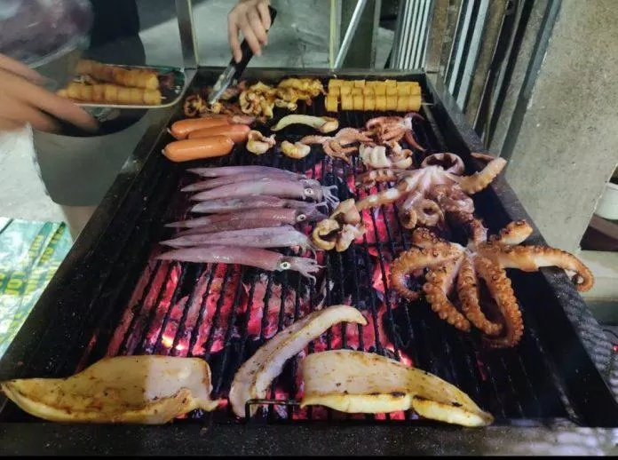 Các món hải sản nướng tươi ngon, hấp dẫn tại quán bạch tuộc nướng (nguồn: Internet)