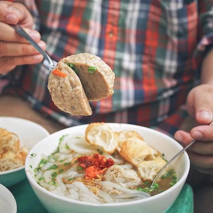 Quán bánh canh bò viên cô Hạnh tồn tại đã hơn 30 năm (nguồn: Internet)