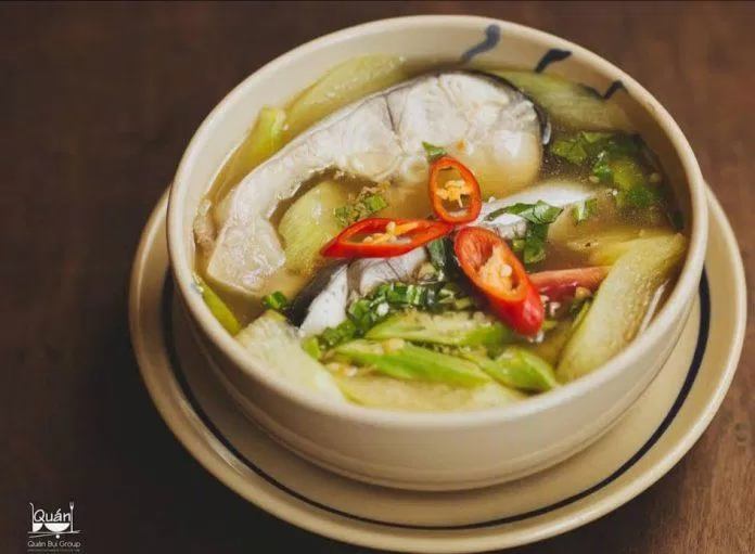 Món canh chua cá lóc đầy hoài niệm (nguồn: Quán Bụi Group)