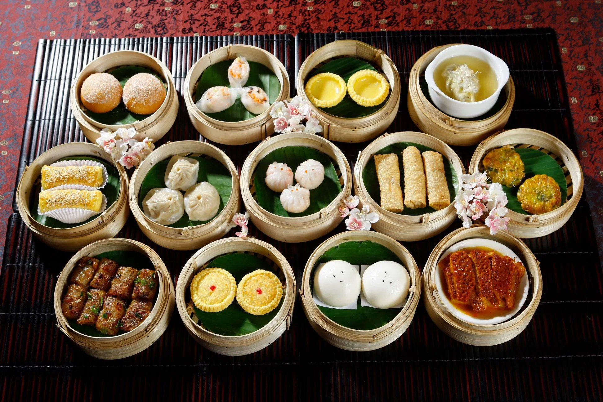 Các loại Dimsum ngon trứ danh tại quán, được làm từ tay những người đầu bếp khéo léo của Tân Hải Vân (nguồn: FB Tân Hải Vân) Các loại Dimsum ngon trứ danh tại quán, được làm từ tay những người đầu bếp khéo léo của Tân Hải Vân (nguồn: FB Tân Hải Vân)