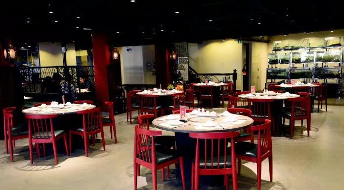 Không gian nhà hàng sang trọng, rộng rãi, ấm cúng, kiến trúc cổ điển xen lẫn đương đại (nguồn: FB Tân Hải Vân)