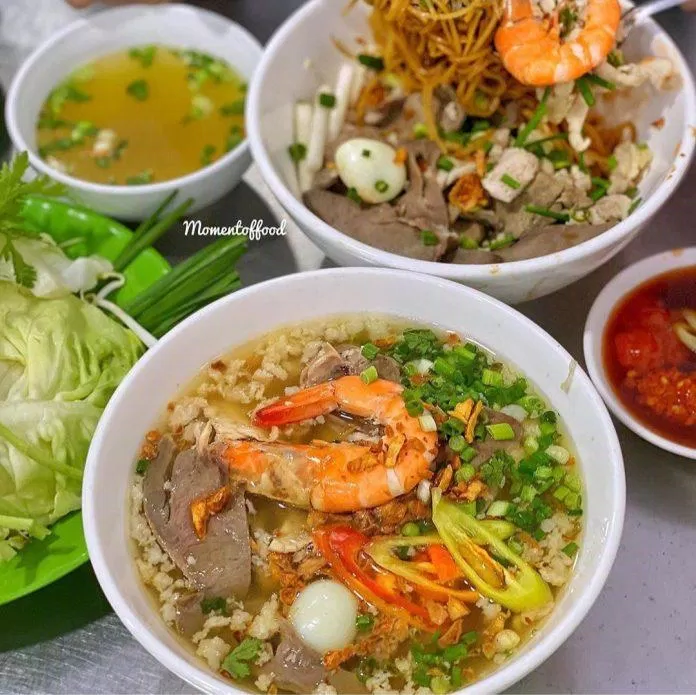 Bát hủ tiếu nóng hổi, ngập topping cực hấp dẫn (nguồn: IG Murino_Foody)