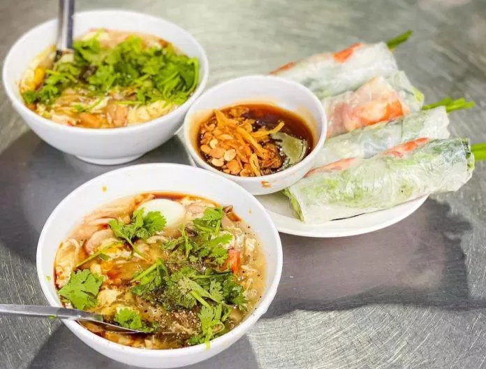 Bát súp cua ngon có tiếng tại chợ Tân Định (nguồn: IG_Murilo Foody)