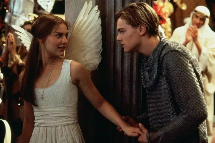 Một cảnh kinh điển trong phim "Romeo + Juliet" (Ảnh: Internet)