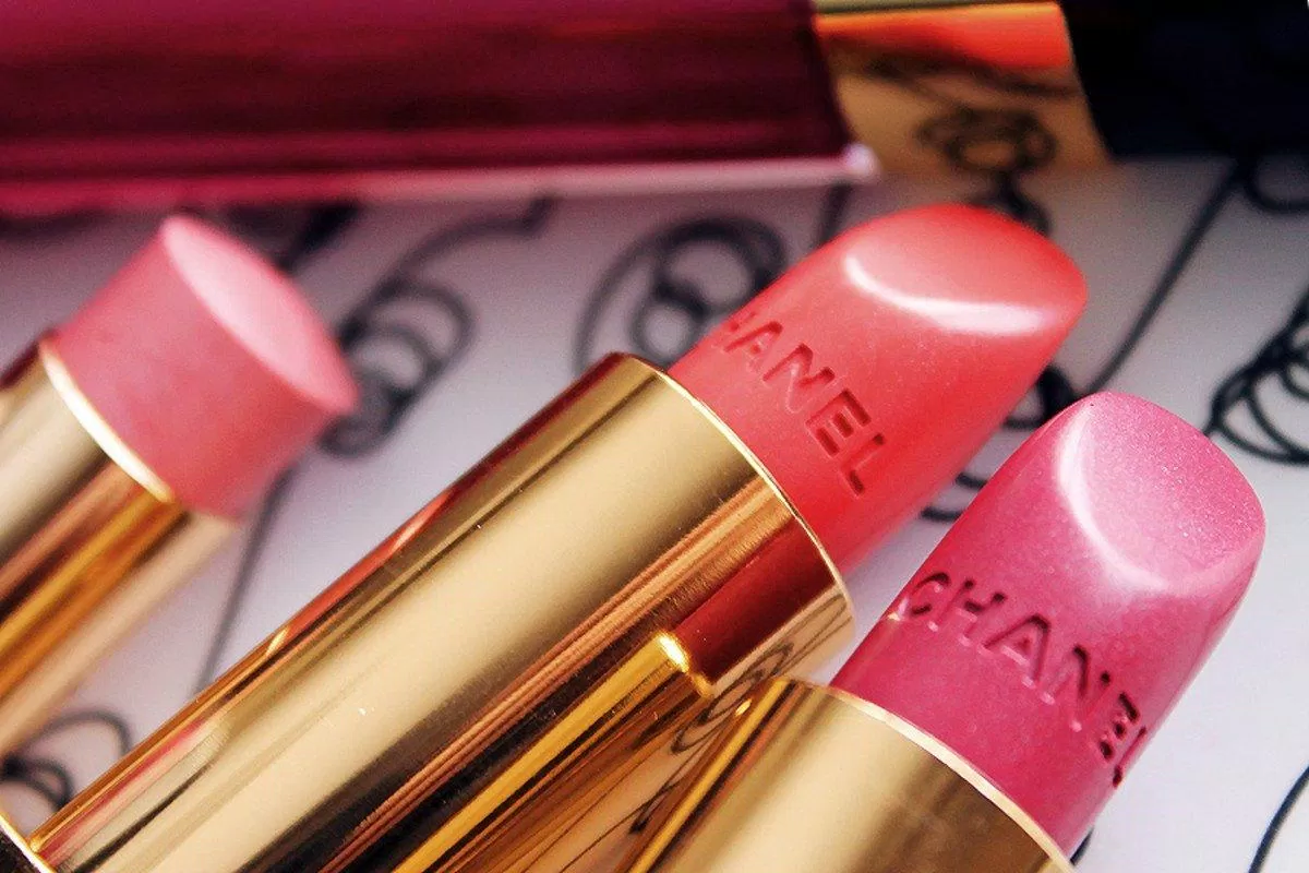 Son môi là một trong những sản phẩm làm đẹp đâu tiên có mặt trong bộ sưu tập của mỹ phẩm Chanel (ảnh: internet)