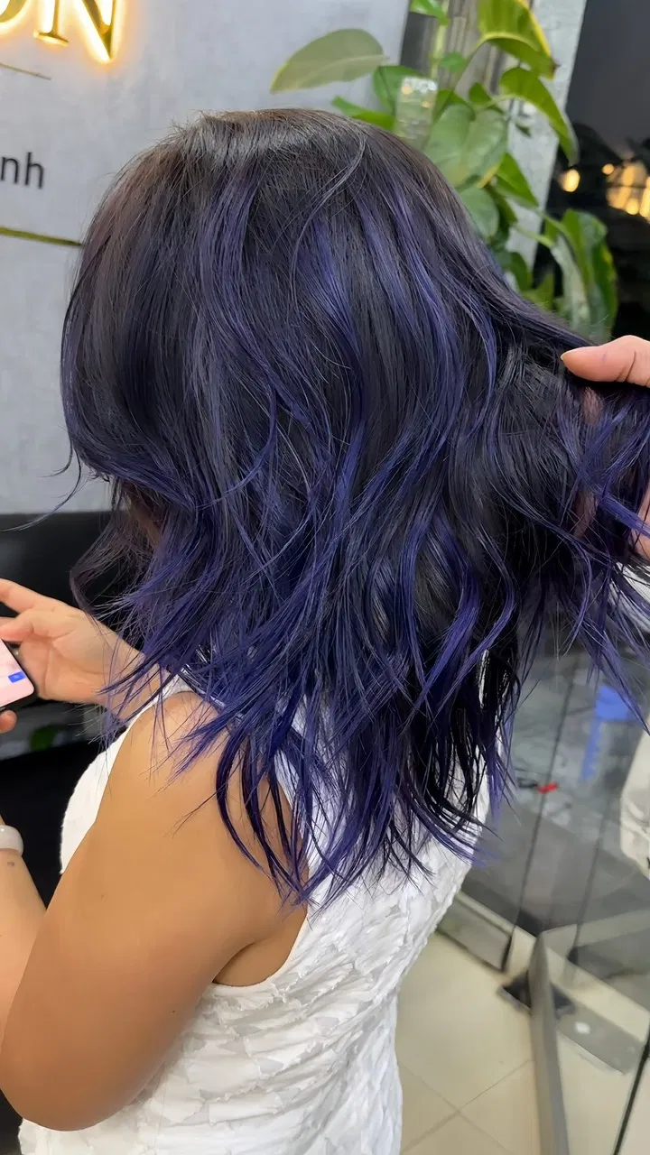 Salon cam kết chỉ sử dụng sản phẩm chăm sóc tóc cao cấp.