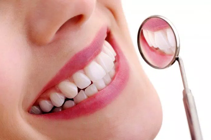 Sâu răng sẽ khiến bạn mất đi nụ cười đẹp như thế này (Ảnh: Internet).