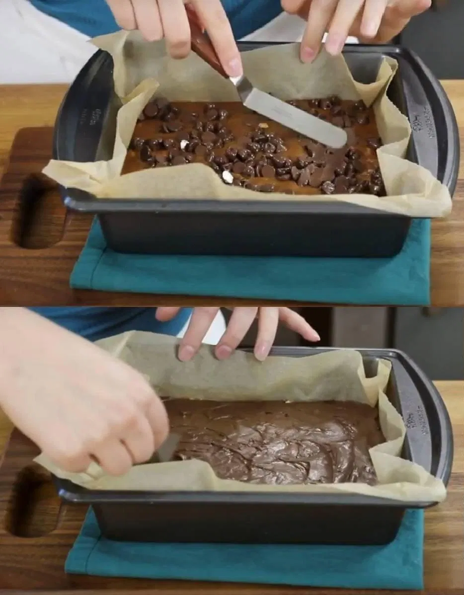 Chocolate đã mềm nên rất dễ dàn mỏng ra nhé (Ảnh: Sugar Spun Run). Chocolate đã mềm nên rất dễ dàn mỏng ra nhé (Ảnh: Sugar Spun Run).