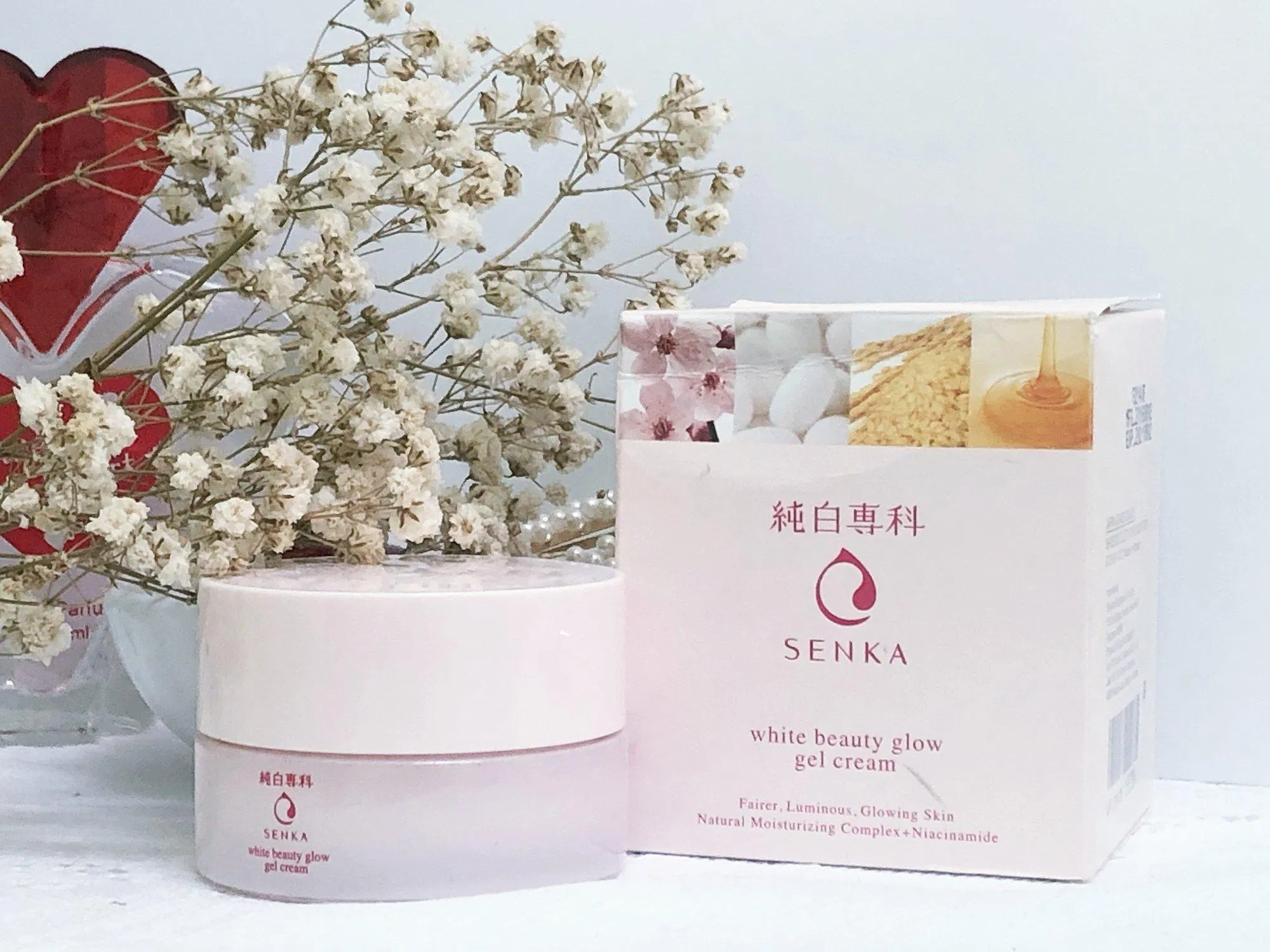 Kem dưỡng trắng da ban đêm Senka White Beauty Glow Gel Cream (Nguồn: Internet).