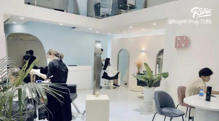 9 salon làm tóc cực đẹp ở Sài Gòn không phải ai cũng biết A Vòong Hair Salon Academy dạy nâng cao cho thợ chính và chủ salon địa chỉ làm đẹp gácmini hair bar viet nam hồ anh beauty salon lala hair shop Sài Gòn salon salon cắt tóc đẹp salon làm tóc salon làm tóc đẹp Salon May Luu salon nhuộm tóc đẹp Salon Soobin 수빈 한국식 salon uốn tóc đẹp Salon uy tín Samie Hair Color Salon and Studio thay đổi mái tóc The New s Hair Salon top mỹ phẩm YulMura Hair Salon