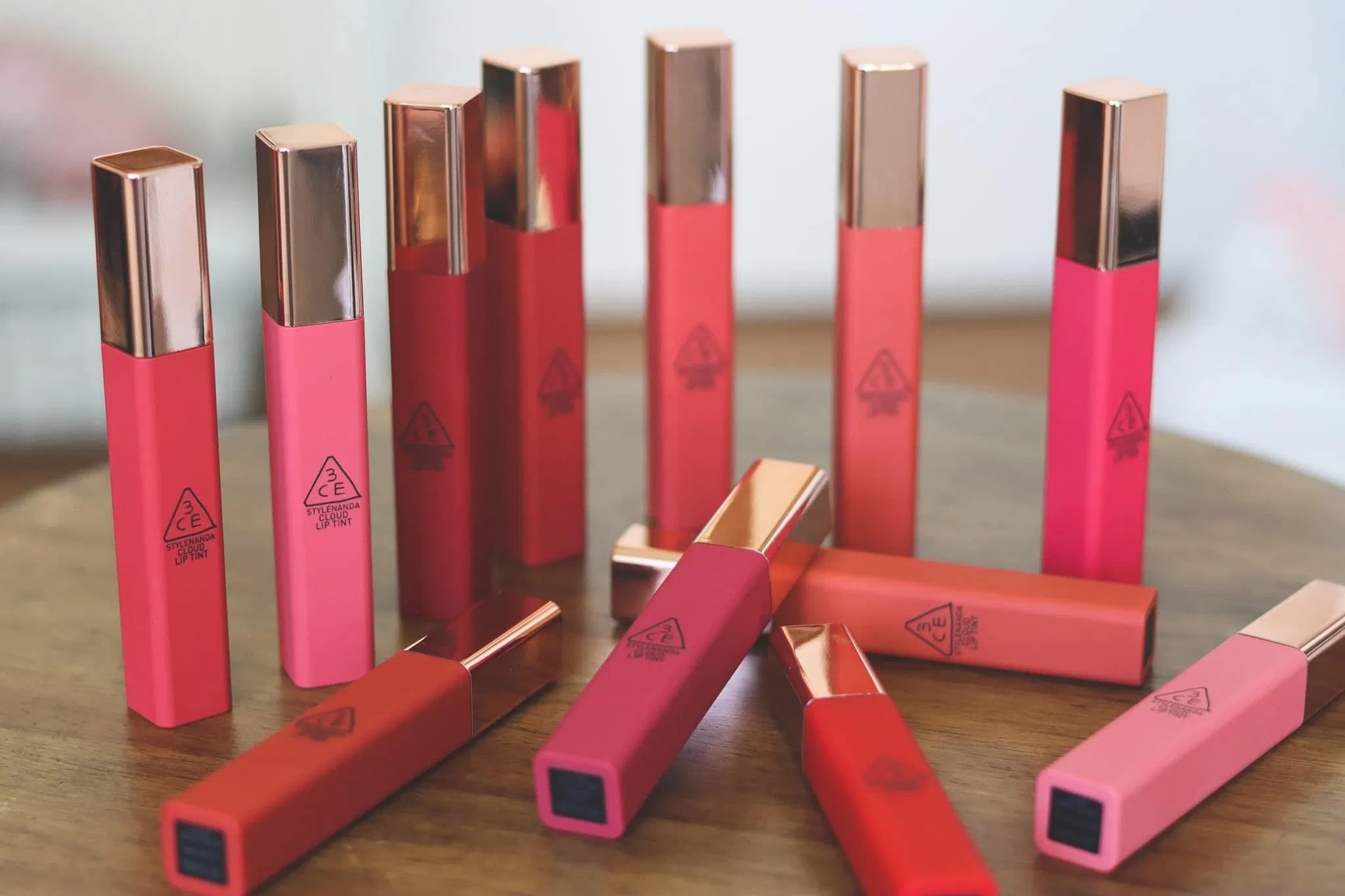 Son 3CE Cloud Lip Tint được cải tiến đáng kể về cả màu sắc lẫn thiết kế bao bì (Nguồn: Internet).