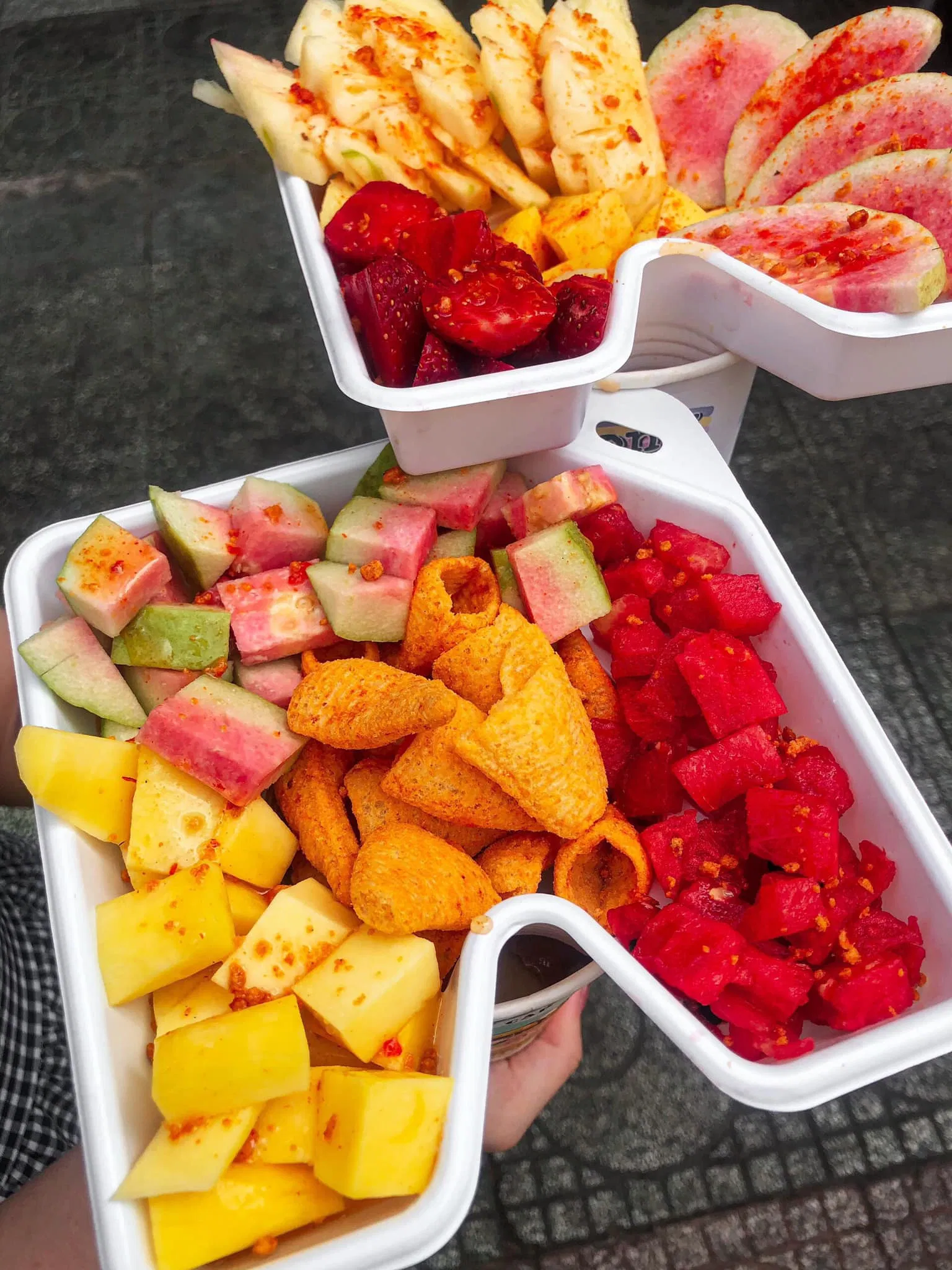 Món ăn vặt đa dạng lại rẻ (Ảnh: Internet).