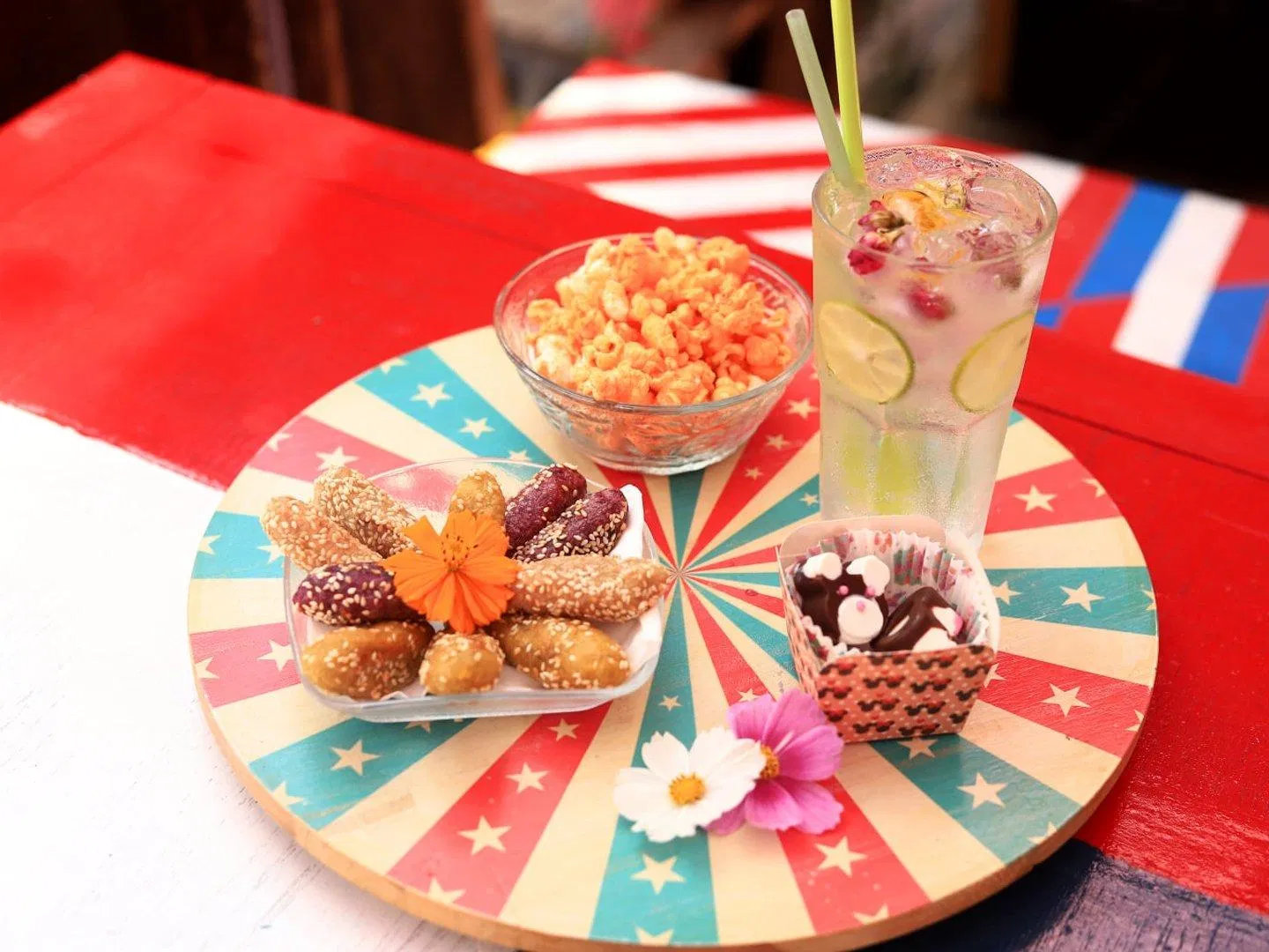 Ngoài cảnh đẹp, thức uống ở đây được bày trí rất thu hút (Nguồn: Internet)