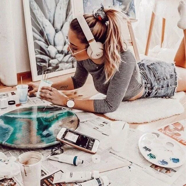 Thư giãn ngay khi bạn đang làm việc bằng một bài hát yêu thích ( ảnh Internet)