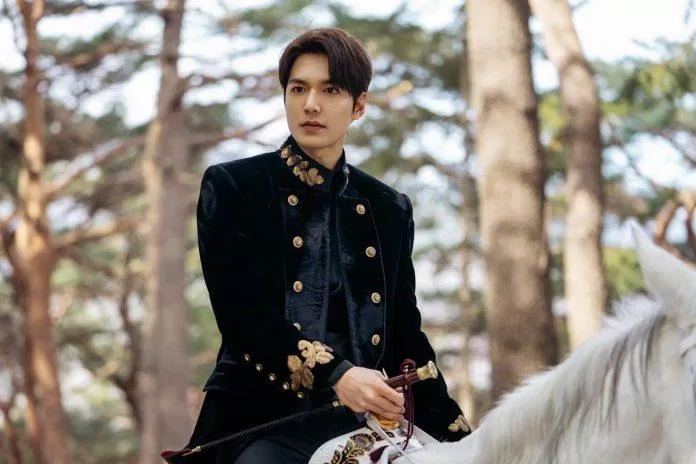Lee Min Ho trong drama Quân Vương Bất Diệt (The King: Eternal Monarch). (Nguồn: Internet)