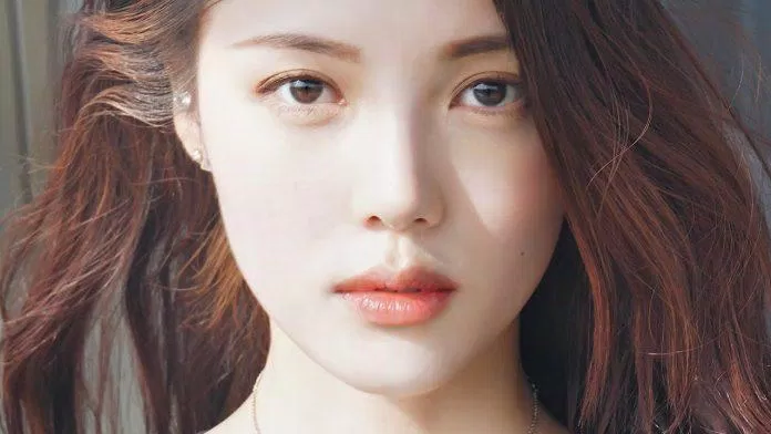 Chải mi tơi mịn sẽ giúp lớp trang điểm trông tự nhiên hơn (ảnh: internet)