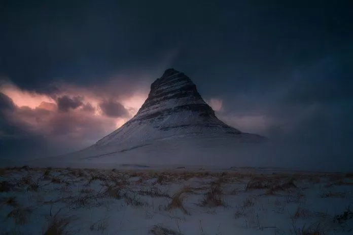 Ảnh chụp tại Kirkufell, Iceland (Ảnh: Internet).