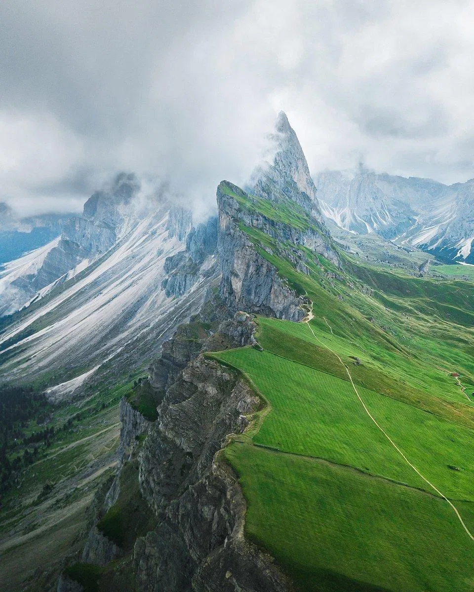 Ảnh chụp tại Dolomites, Seceda, Italy (Ảnh: Internet). Ảnh chụp tại Dolomites, Seceda, Italy (Ảnh: Internet).