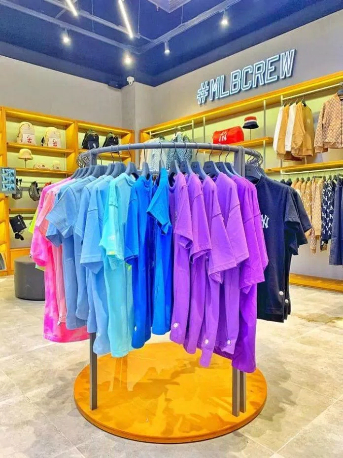 Các sản phẩm Áo Thun Tay Lỡ Oversized-fit® Tshirts Hồ Chí Minh (STVR) (Ảnh Internet)