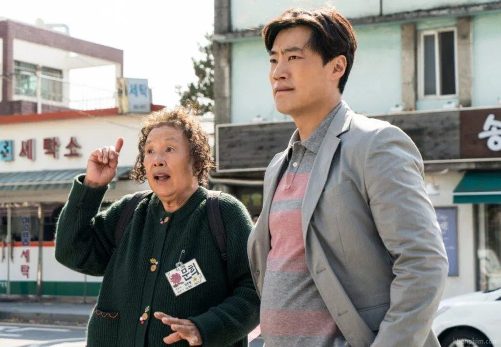 List 12 phim điện ảnh Hàn Quốc hay nhất năm 2020, xem ngay kẻo phí! Hơn Cả Một Gia Đình Kẻ Săn Mộ More Than Family phim điện ảnh hàn quốc hay nhất năm 2020